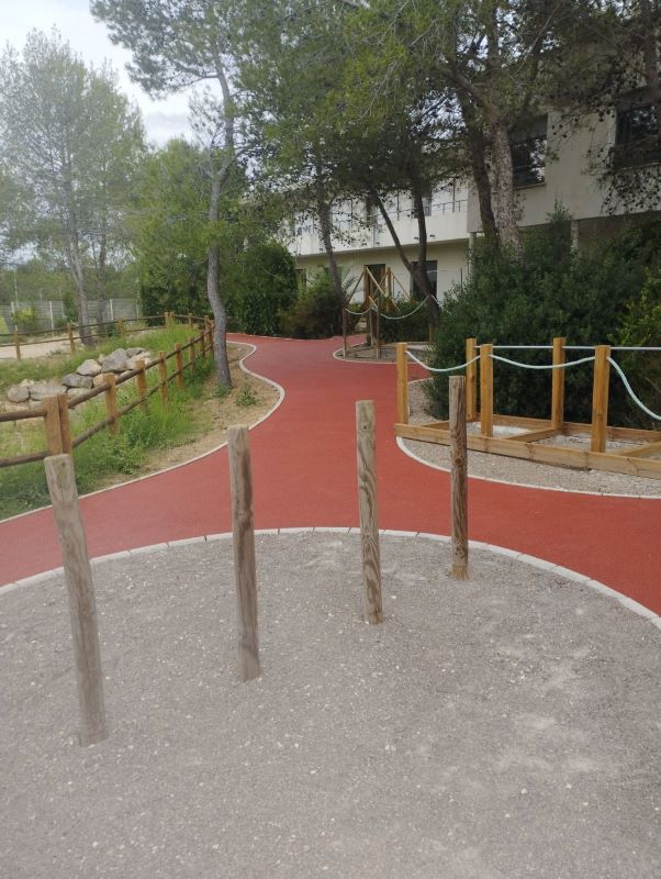 allée et extérieur en sol amortissant clinique hérault