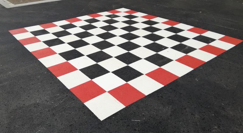 Damier en sol amortissant EPDM école aude