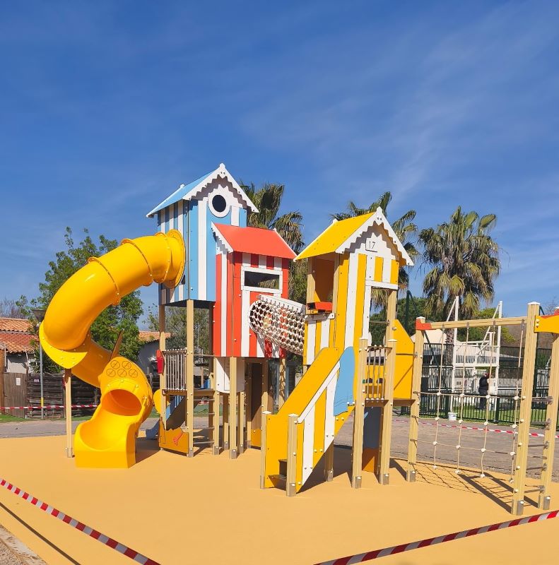 amenagement structure jeux enfants camping hérault